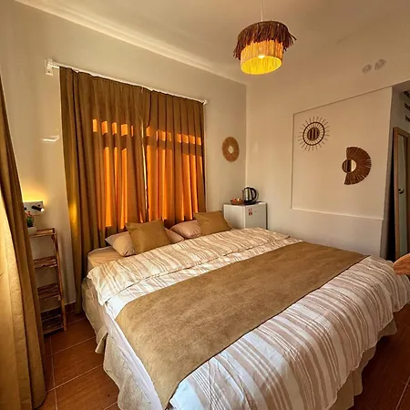 Rose Lia Hotel *